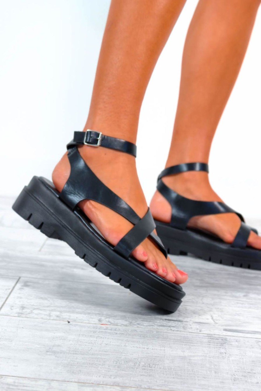 Footwear DRESS ME FASHION | Meet Me At The Crossroads - Black Crossover Sandals